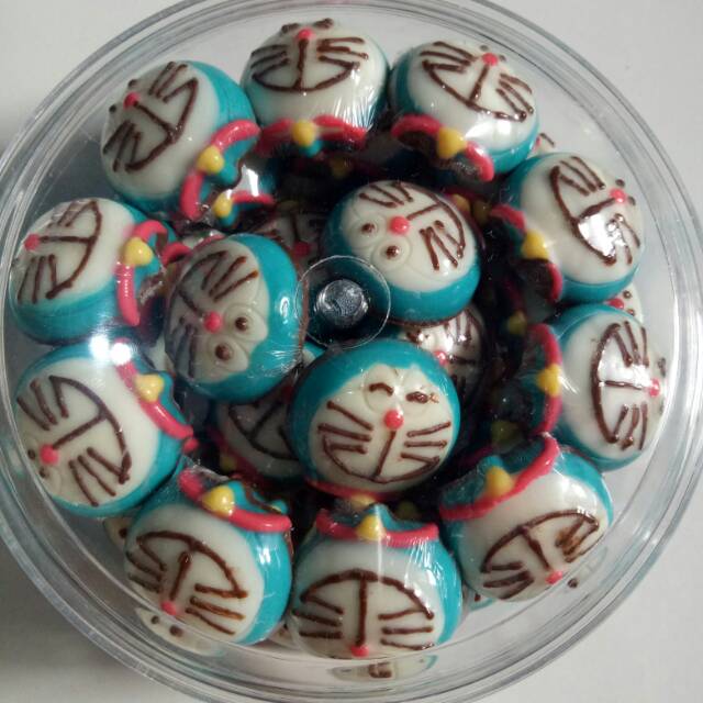 

Coklat karakter toples Doraemon