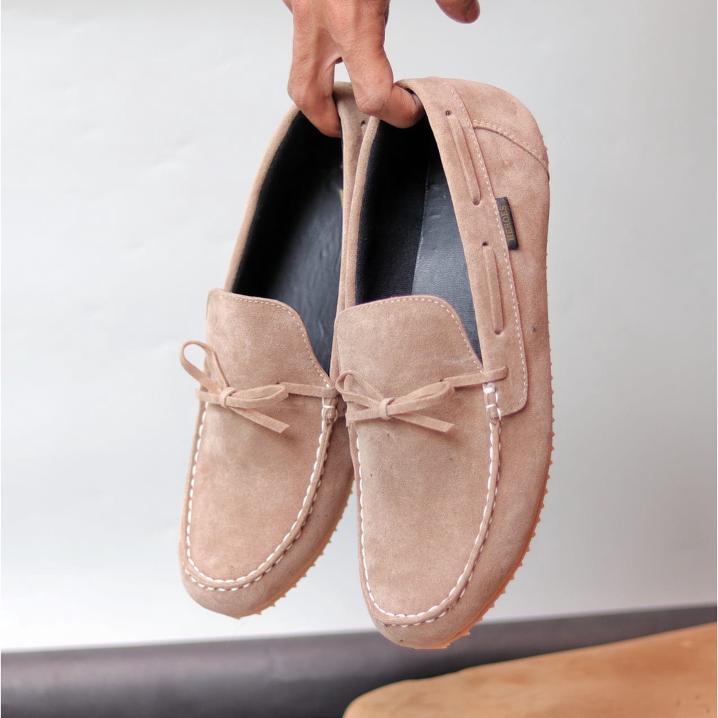 MOLK Sepatu Kasual Sepatu Slip On Pria Kulit Suede Pu Leather Simple Murah Anti Slip Brand Origina