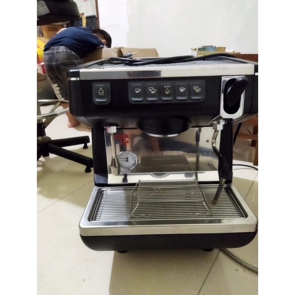 Mesin kopi Simonelli APPIA LIFE PRELOVED hanya dipakai 3 bulan