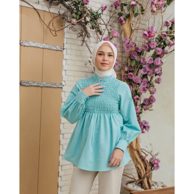 Preloved Ellie blouse by wearing klamby size M