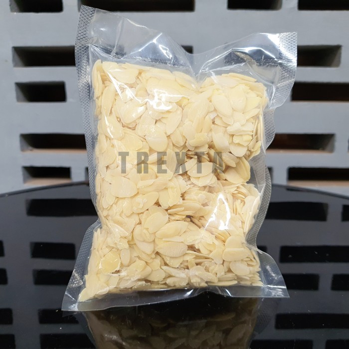 

ALMOND IRIS MENTAH / RAW ALMOND SLICE 500 GRAM