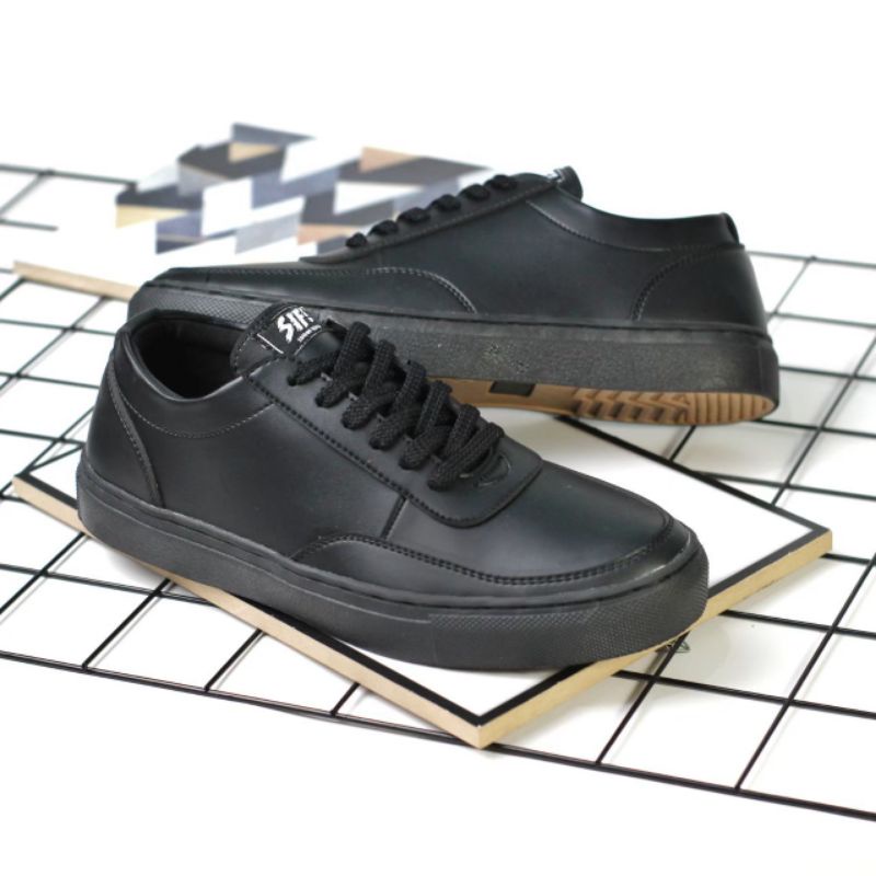 Sepatu Casual Pansus Pria Sneakers - Rover Black Brown
