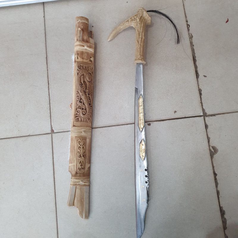 Mandau Khas Kalimantan