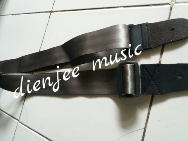 Sabuk gitar atau strap gitar bahan halus