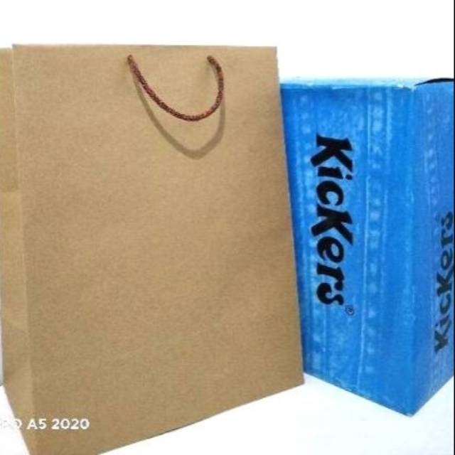 Paperbag /tas kertas tempat baju,sepatu ,badcover 26x33