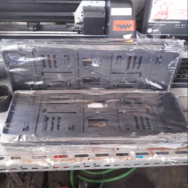 Tatakan plat nomor MOBIL 2pcs + baut