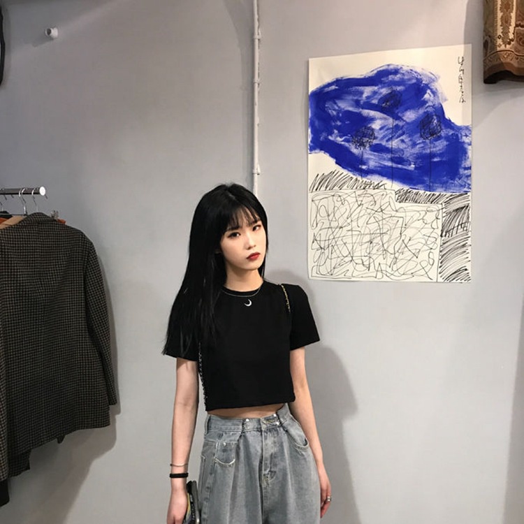 [littlecrab] Kaos Crop Bulan Sabit Elegan Atasan Wanita Trend Kekinian Moon Crop Top Simple Berkualitas Korean Style