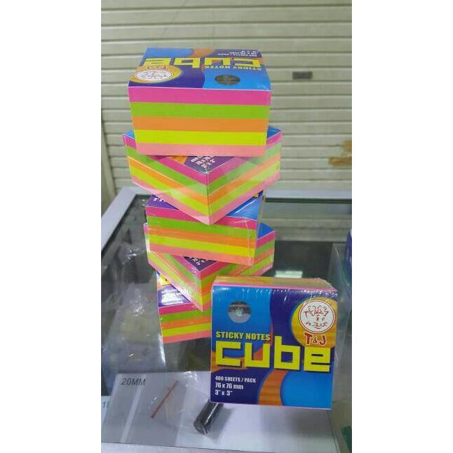 

Laris Manis Post It Warna Warni dengan perekat / kertas memo