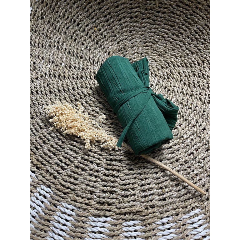 𝐃𝐎𝐎𝐍𝐊𝐀 Emira - HIJAB INSTANT TALI BERGO MARYAM PLISKET Padi Zig Zag Matt. Diamondcrepe-Dark Green