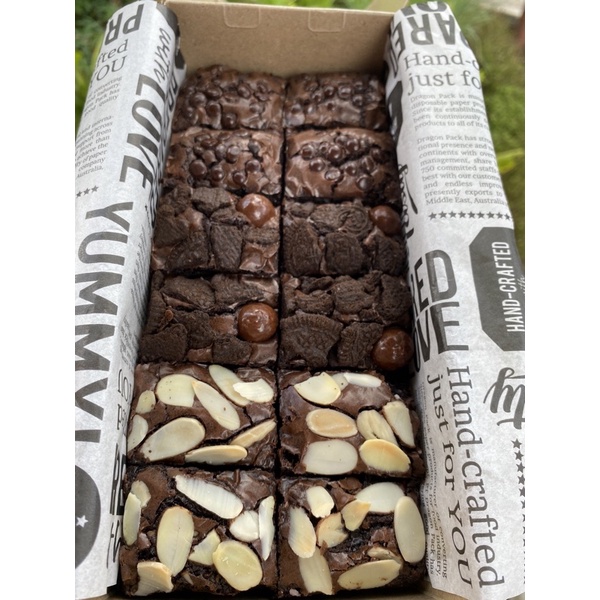 

Fudgy Brownies size 22*10 cm