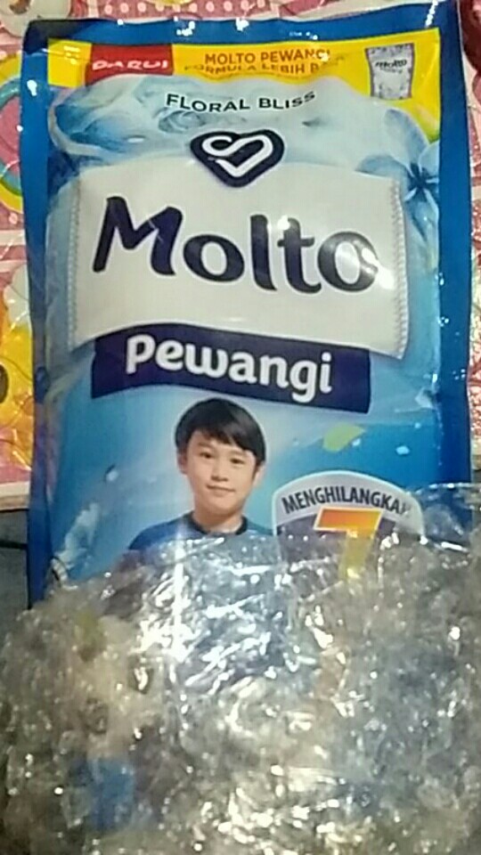 Molto Pewangi 820 Ml