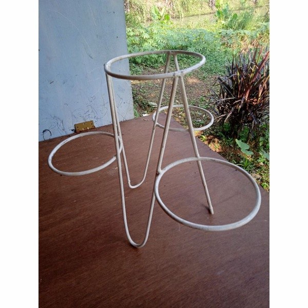 Standing rak pot besi lobang 4 tinggi 50cm,diamter pot 18cm