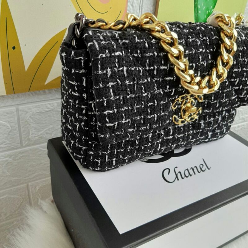 CHANEL 19 TWEED BALCK SHOULDER BAG