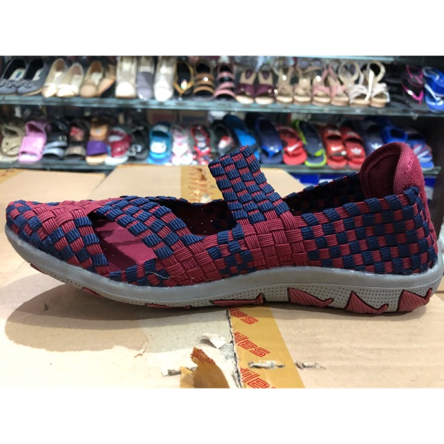 Sepatu rajut spaletti