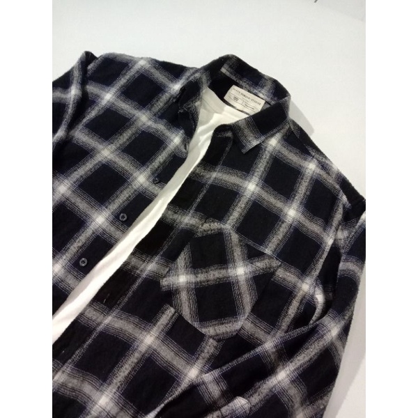 FLANNEL BLACK NUMBER ®