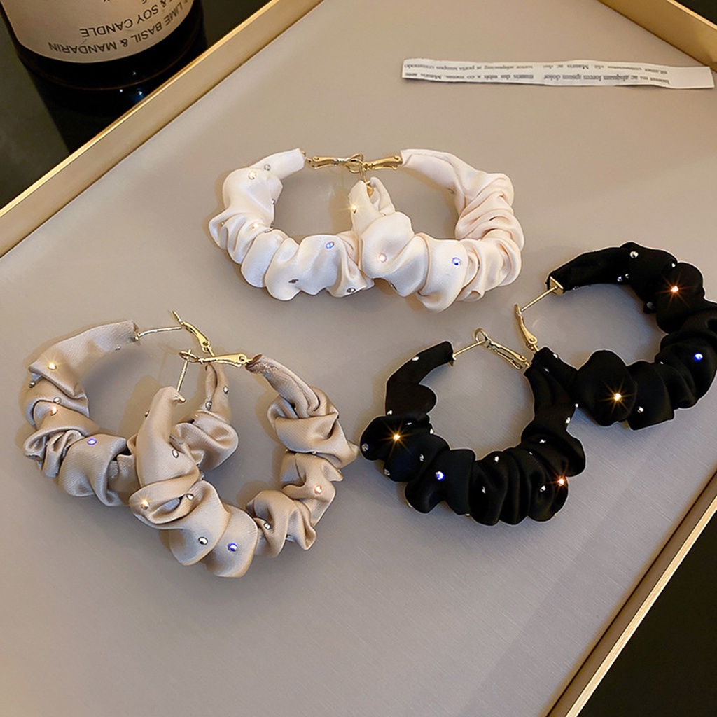 Hu Hu Hu Hu Hu Alat Bantu Pasang Kacamata♡ 1 Pasang Anting Hoop Bentuk C Bahan Kain Sutra Aksen Berlian Imitasi Untuk Wanita