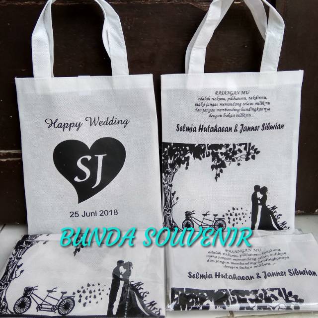 

Tas Souvenir Pernikahan