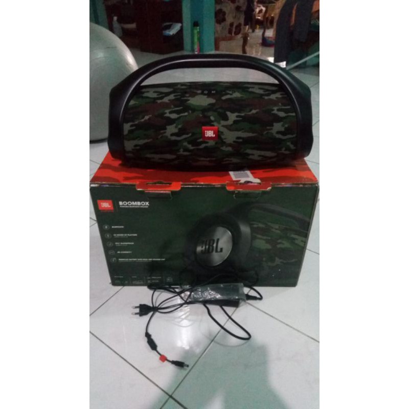 Jbl Boombox Like New