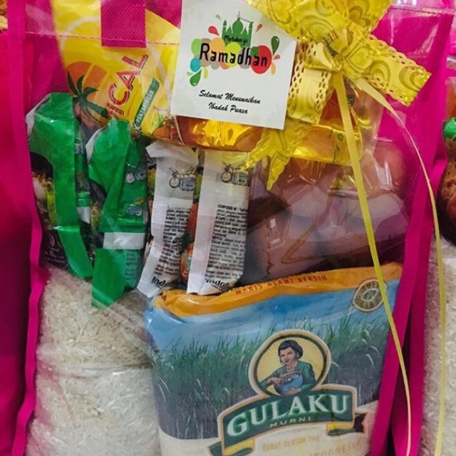 

Paket sembako murah