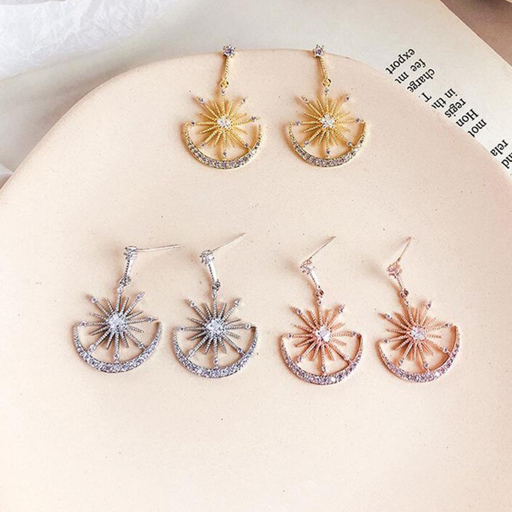 Hu Hu Hu Hu Hu Alat Bantu Pasang Kacamata♡ 1 Pasang Anting Bentuk Bulan Bintang Gaya Kasual Untuk Wanita