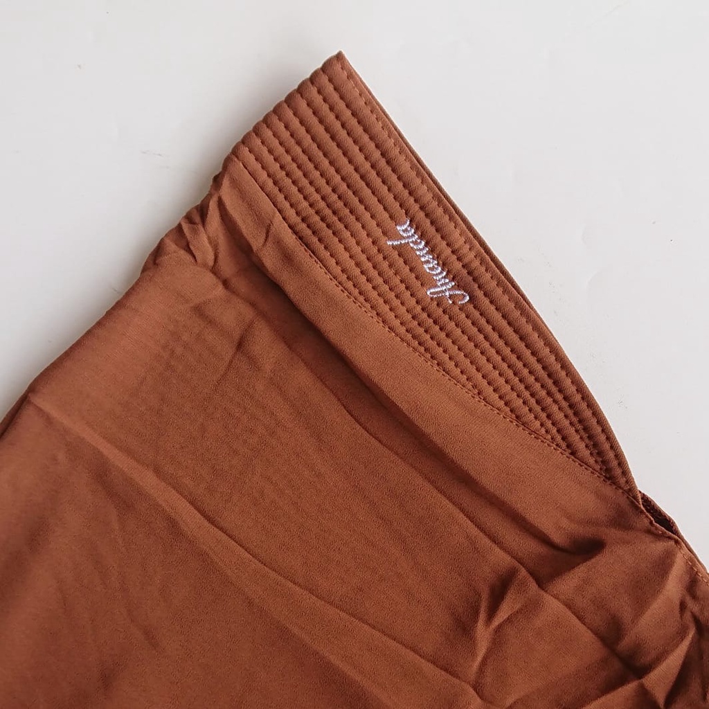 Jilbab Instan Ceruty 2 Layer Oval Jumbo Polos/Khimar Ceruty Sayana-Coklat plitur