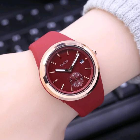 Jam Tangan Wanita Guess Rubber New - Merah