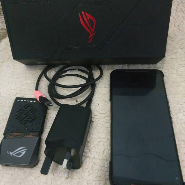 Asus ROG phone 2 versi RAM 12 internal 128