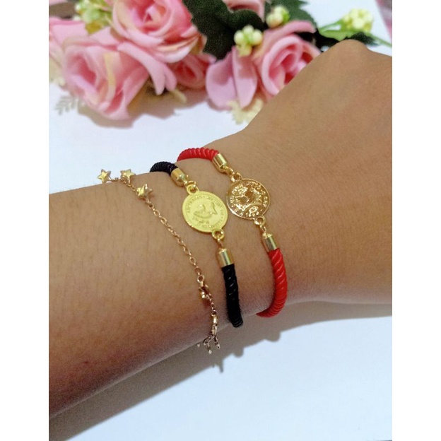 Gelang Tali Serut Liontin Lapis Emas