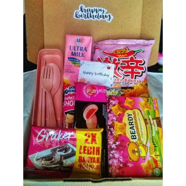 

Hamper Box Snack Paket Komplit / Kado Ultah / Kado Cewek / Kado Cowok / Hampers Murah Lamongan