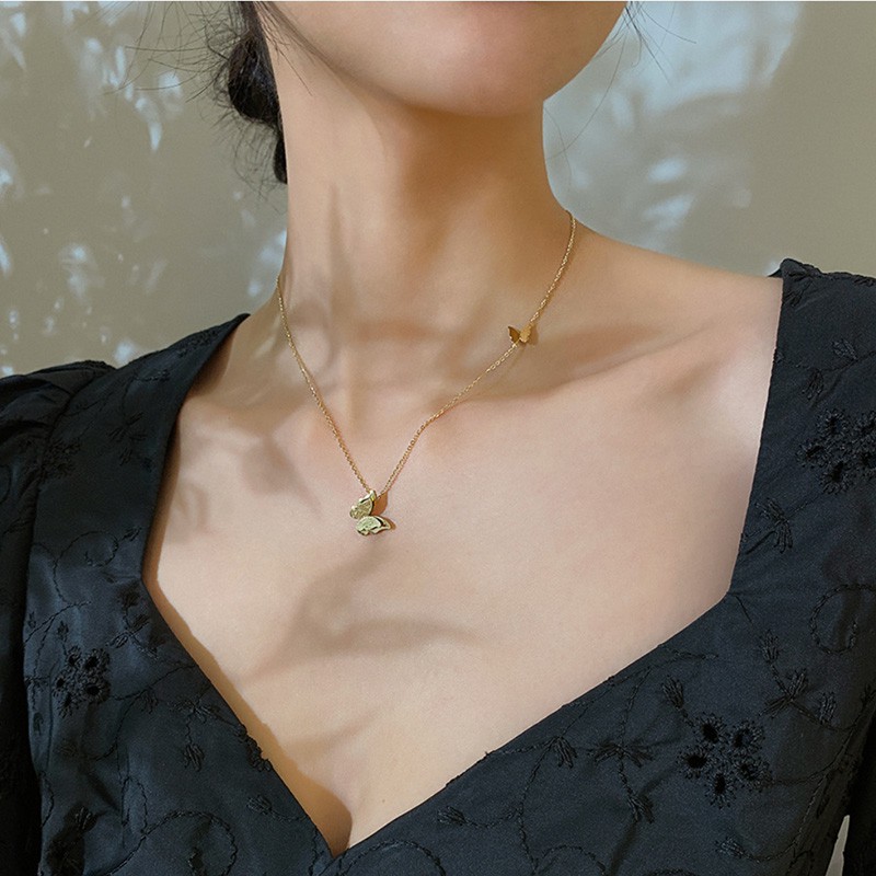 kalung wanita cewek fashion pendek warna kuning kupu-kupu bahan titanium impor murah tidak luntur