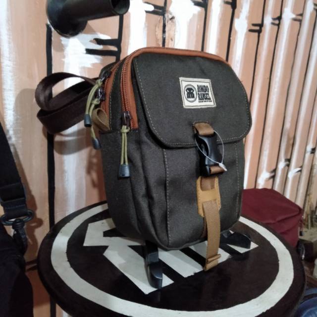 Tas selempang double resleting
