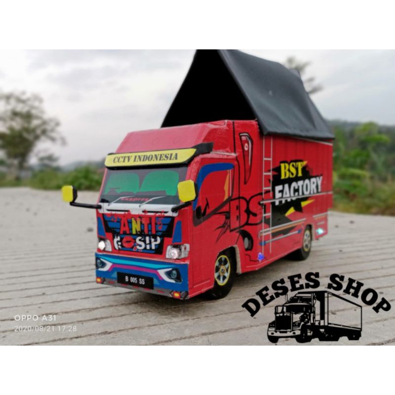 miniatur truck oleng BISA CUSTOM FOTO DAN NAMA DI PINTU BELAKANG