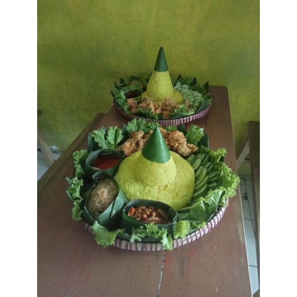 

NASI TUMPENG