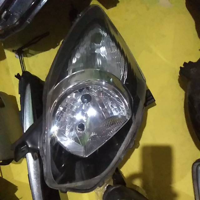 Lampu depan ayla/agya