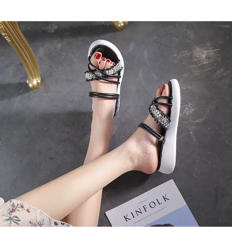 SANDAL WANITA CASUAL CANTIK BANGET!!COCOK BUAT BERPERGIAN