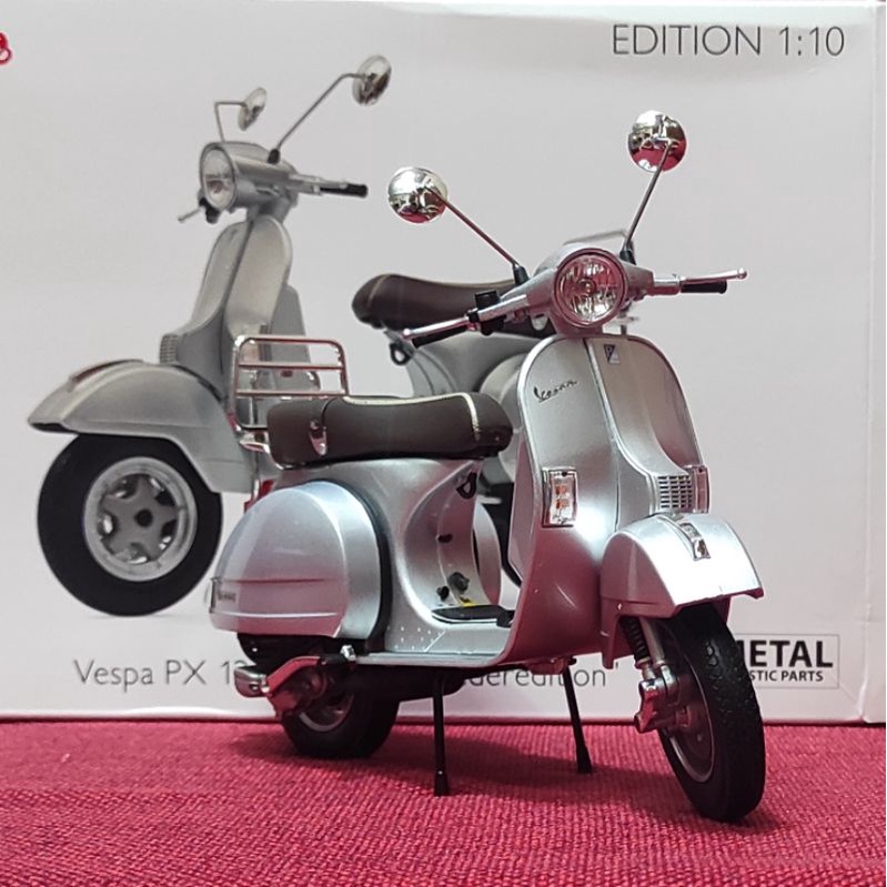 Diecast Vespa PX 125 70 years Special edition Silver 1:10 Schuco