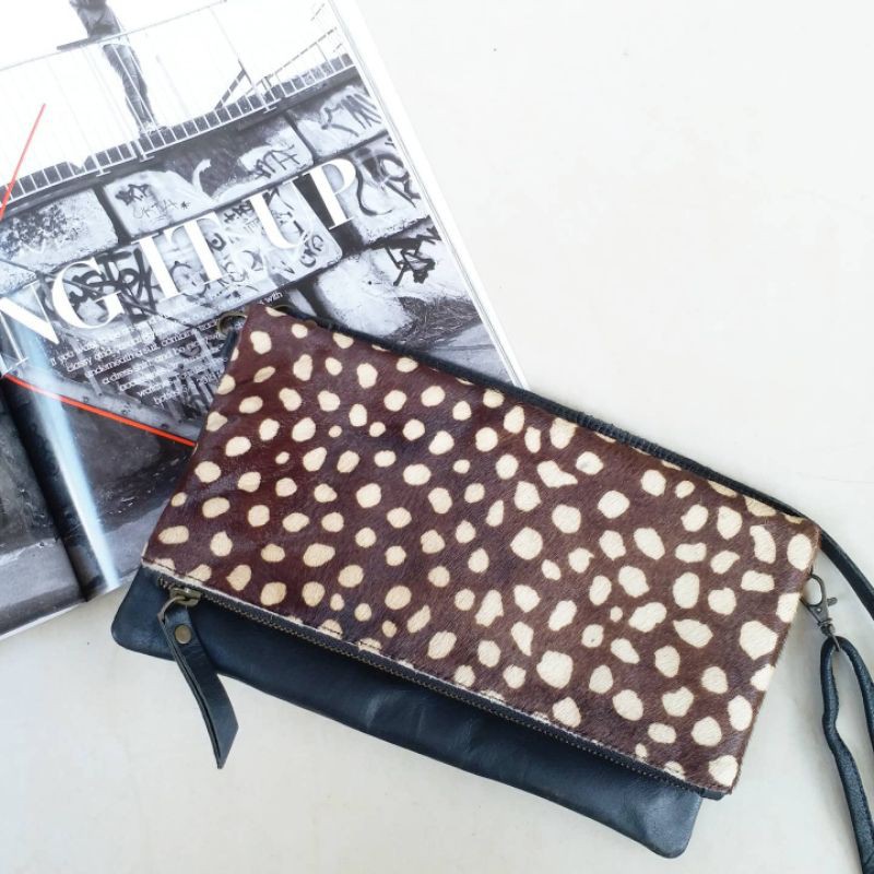 Tas Selempang Kulit Sapi Bulu