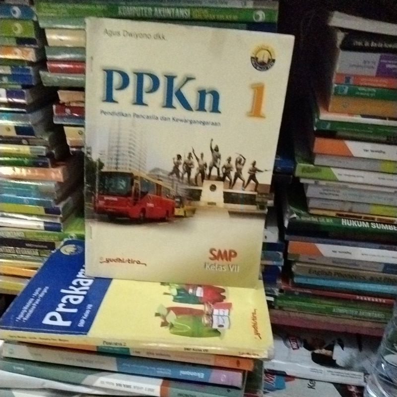 PPKN kelas 1 SMP Yudhistira