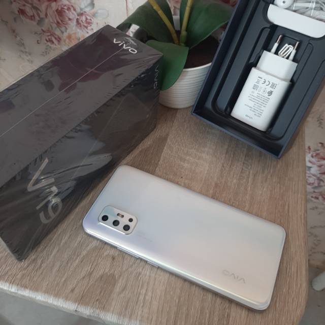 Vivo v19 ram 8/128 mulus