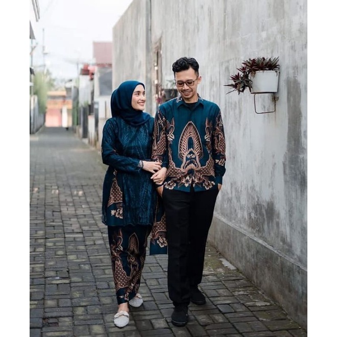 Couple Batik Kebaya Navy Wisuda Lamaran Bridesmaid Tunangan