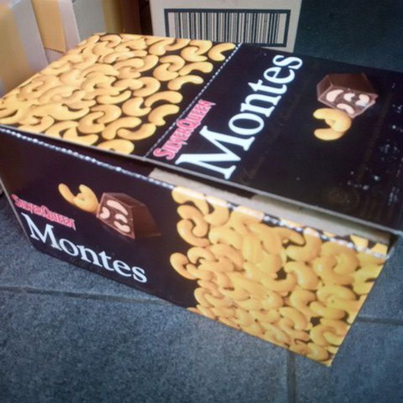 

SILVERQUEEN MONTES 1 BOX ISI 24 X 50GR - COKLAT SILVER QUEEN MONTES 50 GR X 24 PCS MILK COKELAT CASHEW