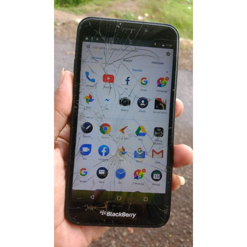 blackberry aurora lcd pecah