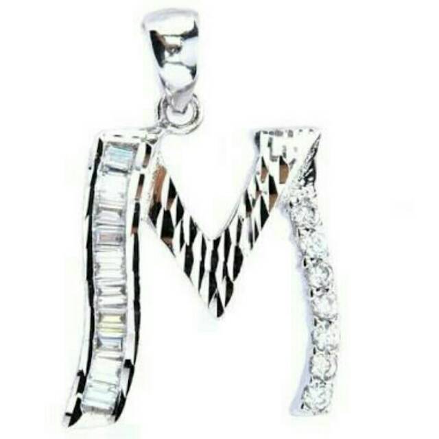 Buah Kalung huruf M