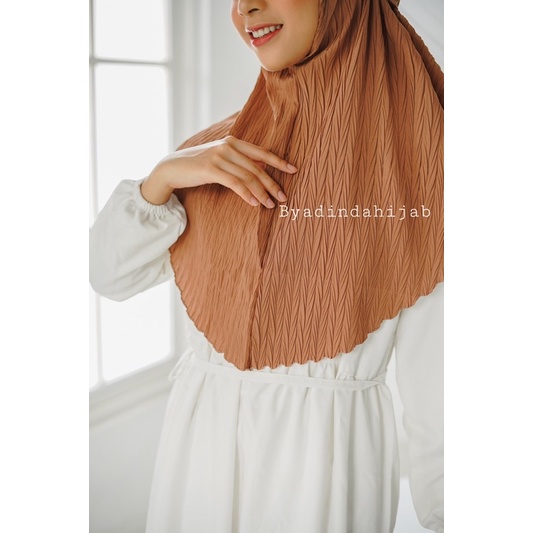 Bergo Padi Ceruty Tali Hijab instant Plisket Pleated