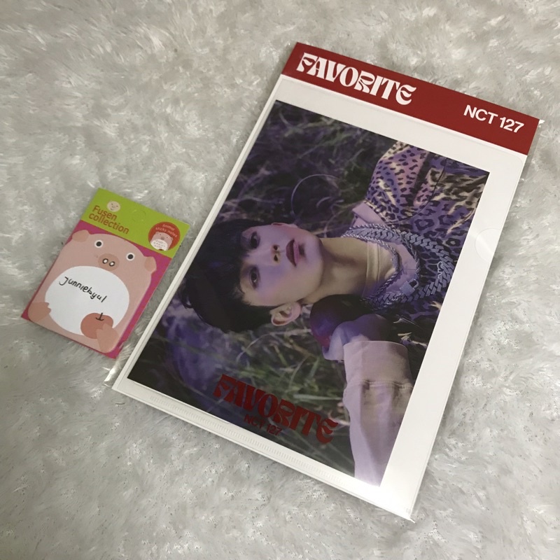 [ READY ] MD FAVORITE NCT 127 MARK POSTCARD + HOLOGRAM