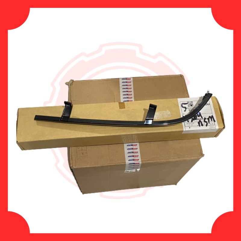 MOULDING ASM GRILL / ORNAMENT BAWAH LAMPU ISUZU PANTHER NEW FIST 2005 GT  (ORIGINAL IMPORT JAPAN)