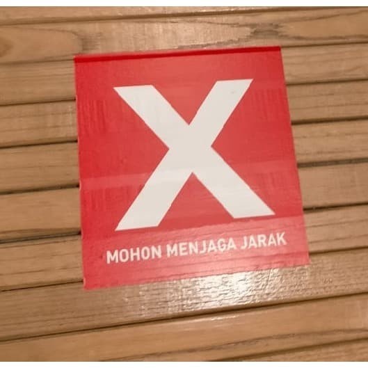 

SIGN LABEL STICKER MOHON MENJAGA JARAK STIKER MOHON JAGA JARAK 12X10CM