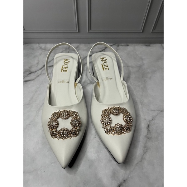 Sendal Wanita / Sepatu Sandal Wanita Tutup Depan Zara Putih