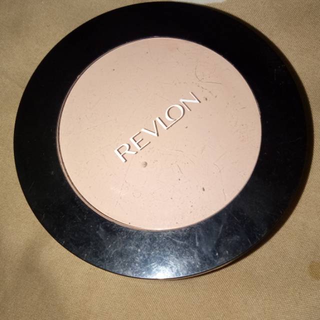 Revlon Powder Foundation - Ivory