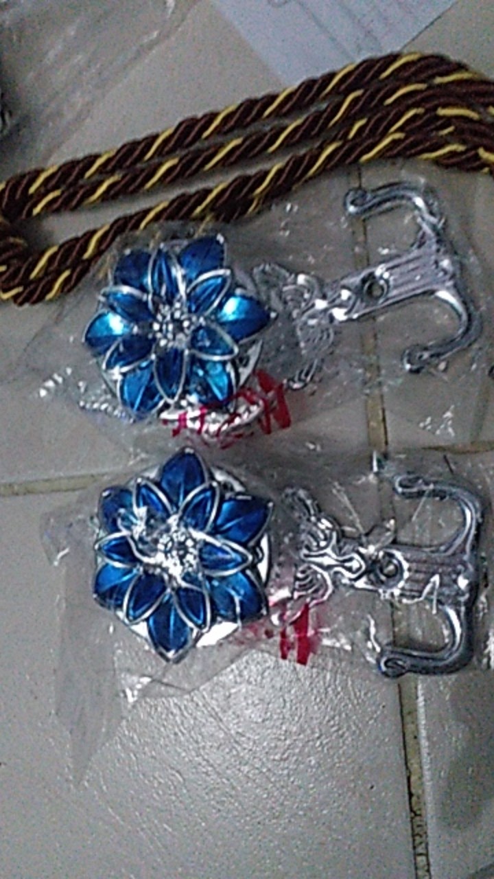 Hook Cantolan Tali Gorden Motip Bunga Tratai Dan Matahari